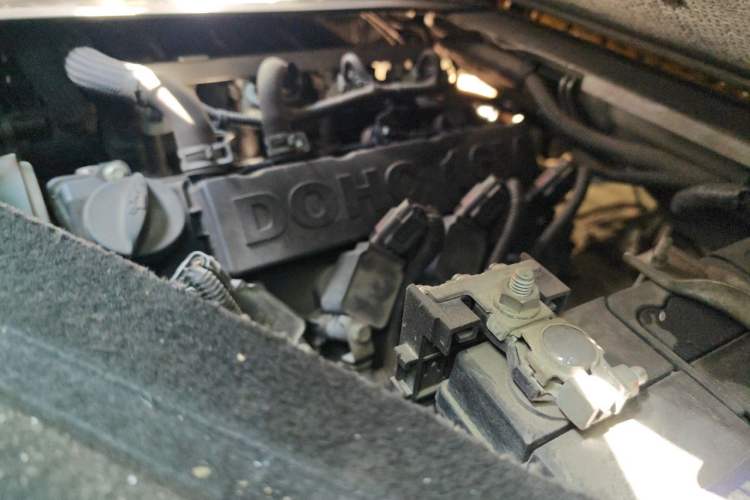 Used Jinbei Hiace X30 2022 1.5L Cargo Version China VI SWC15M Engine Bay