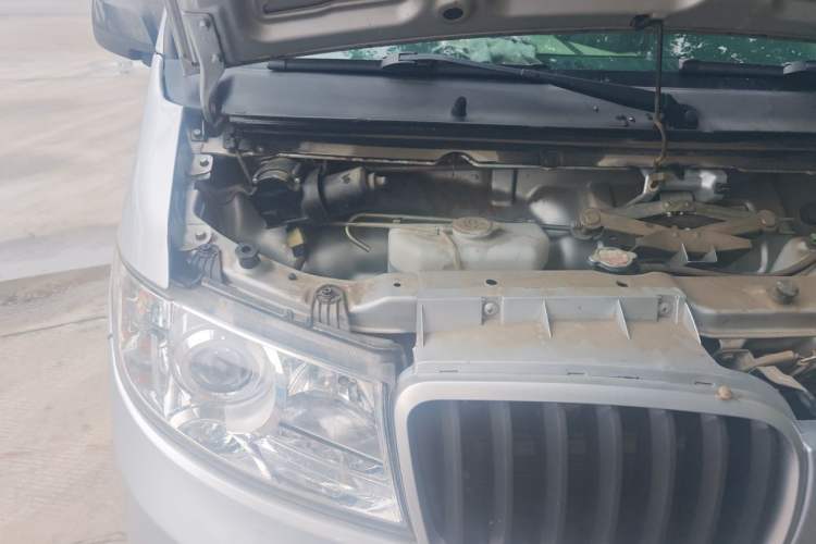 Used Jinbei Hiace X30 2022 1.5L Cargo Version China VI SWC15M Engine Bay Right