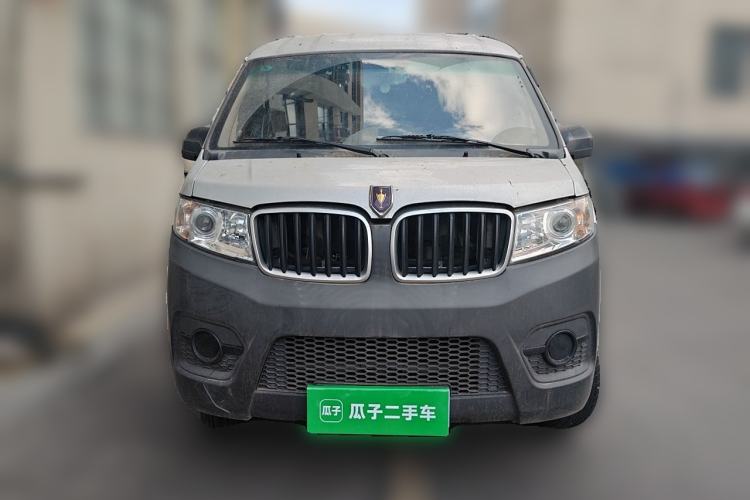 Used Jinbei Hiace X30 2022 1.5L Business-Class Central Air-Conditioned Coach China VI Standard SWC15M Front