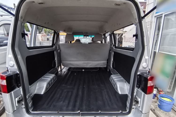 Used Jinbei Hiace X30 2022 1.5L Business-Class Central Air-Conditioned Coach China VI Standard SWC15M Interior 3