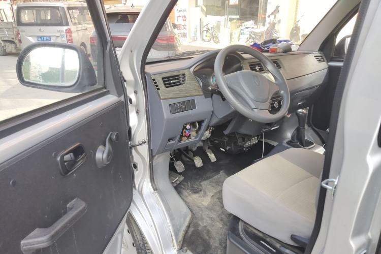Used Jinbei Hiace X30 2022 1.5L Cargo Version China VI SWC15M Interior 3