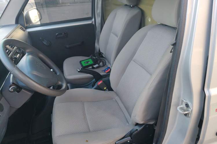 Used Jinbei Hiace X30 2022 1.5L Cargo Version China VI SWC15M Left Front Seat