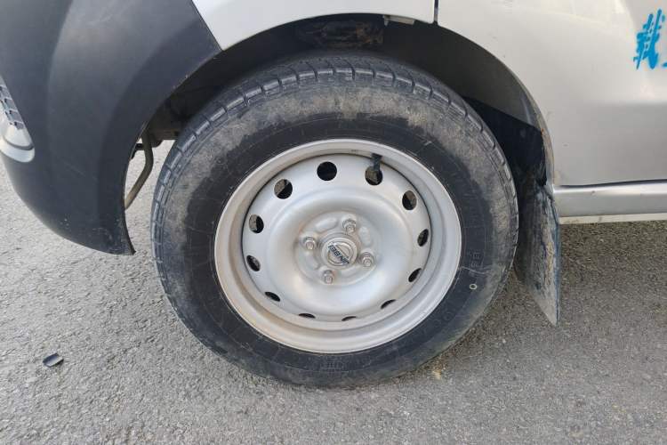 Used Jinbei Hiace X30 2022 1.5L Cargo Version China VI SWC15M Left Front Wheel Hub
