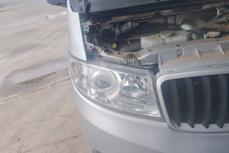 Used Jinbei Hiace X30 2022 1.5L Cargo Version China VI SWC15M Right Front Headlight