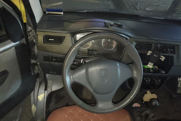 Used Jinbei Hiace X30 2022 1.5L Cargo Version China VI SWC15M Steering Wheel