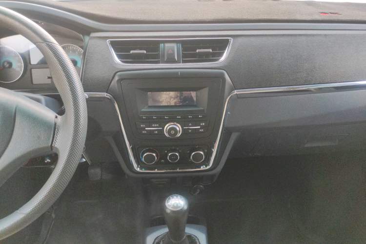 Used Jinbei Hiace X30 2022 1.5L Business-Class Central Air-Conditioned Coach China VI Standard SWC15M Audio And AC Panel