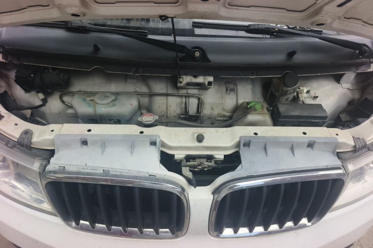 Used Jinbei Hiace X30 2022 1.5L Cargo Version China VI SWC15M Engine Bay