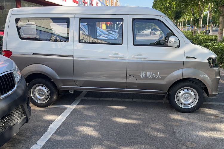 Used Jinbei Hiace X30 2022 1.5L Business-Class Central Air-Conditioned Coach China VI Standard SWC15M Exterior 4