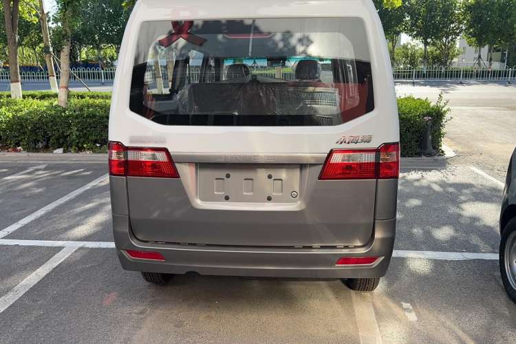 Used Jinbei Hiace X30 2022 1.5L Business-Class Central Air-Conditioned Coach China VI Standard SWC15M Exterior 5