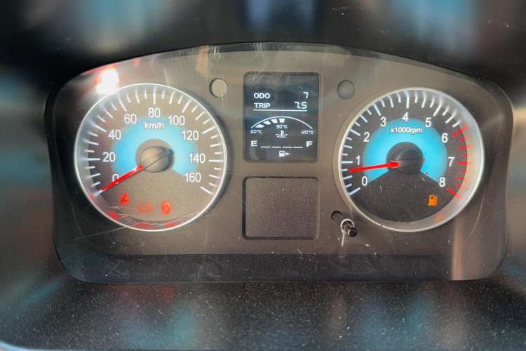 Used Jinbei Hiace X30 2022 1.5L Business-Class Central Air-Conditioned Coach China VI Standard SWC15M Exterior 9