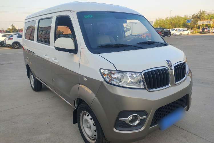 Used Jinbei Hiace X30 2022 1.5L Business-Class Central Air-Conditioned Coach China VI Standard SWC15M Front Right 45 Deg