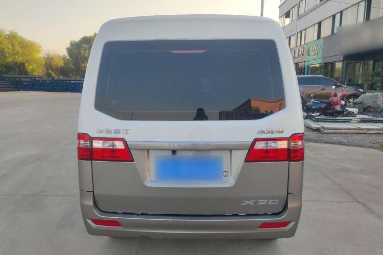 Used Jinbei Hiace X30 2022 1.5L Business-Class Central Air-Conditioned Coach China VI Standard SWC15M Rear