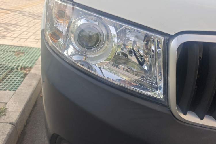 Used Jinbei Hiace X30 2022 1.5L Cargo Version China VI SWC15M Right Front Headlight