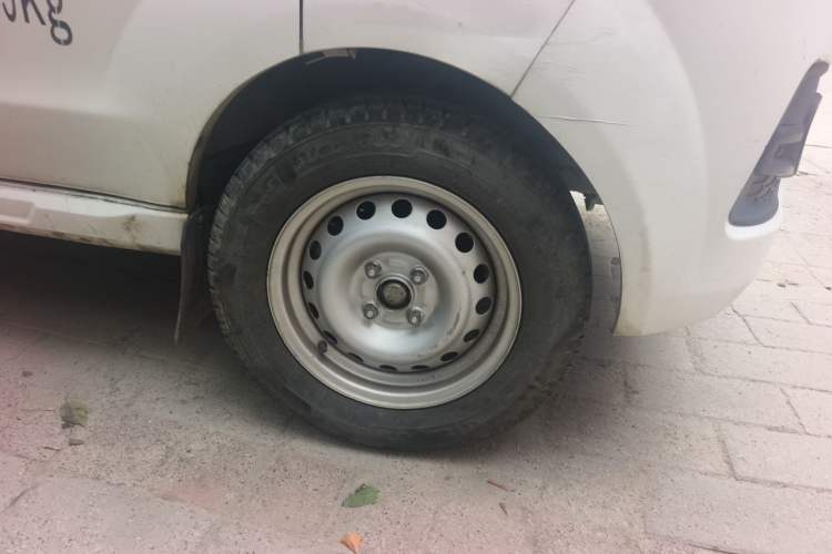 Used Jinbei Hiace X30 2022 1.5L Cargo Version China VI SWC15M Right Front Wheel Hub