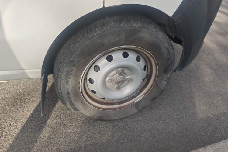 Used Jinbei Hiace X30 2022 1.5L Cargo Version China VI SWC15M Right Front Wheel Hub