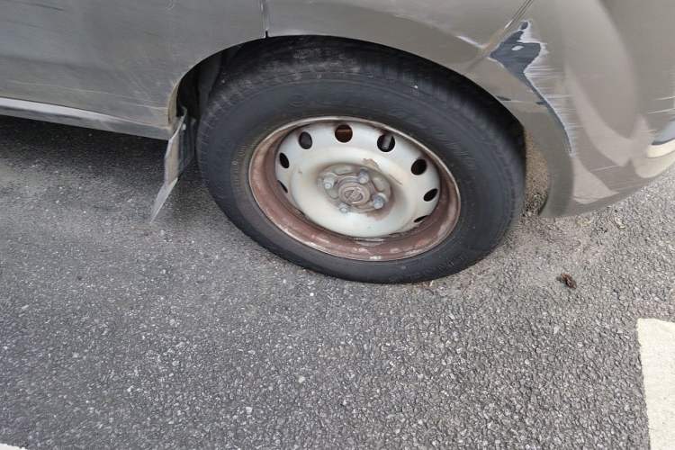 Used Jinbei Hiace X30 2022 1.5L Business-Class Central Air-Conditioned Coach China VI Standard SWC15M Right Front Wheel Hub