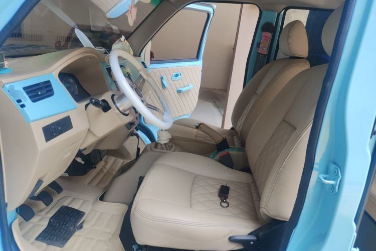 Used Jinbei Hiace X30 2023 1.5L Super-Comfortable Passenger Van 5/6/7-Seater Non-Air-Conditioned Version Model SWC15M Driver Seat