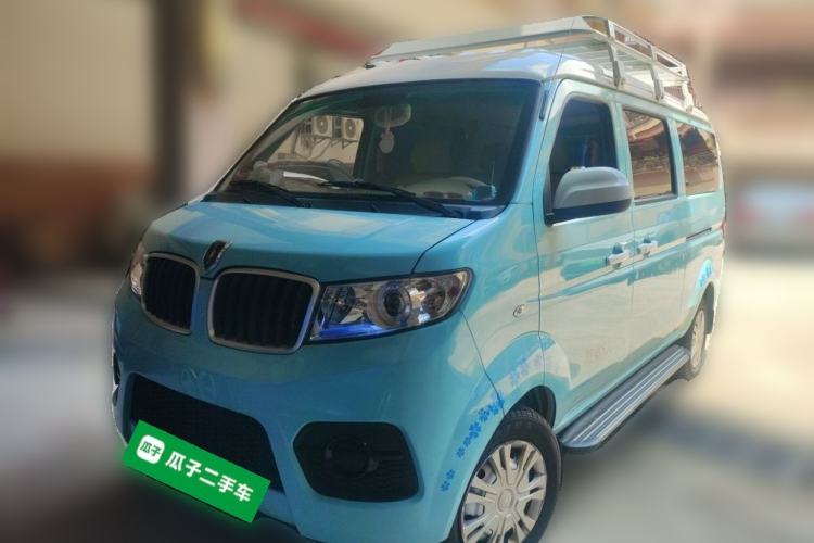 Used Jinbei Hiace X30 2023 1.5L Super-Comfortable Passenger Van 5/6/7-Seater Non-Air-Conditioned Version Model SWC15M Front