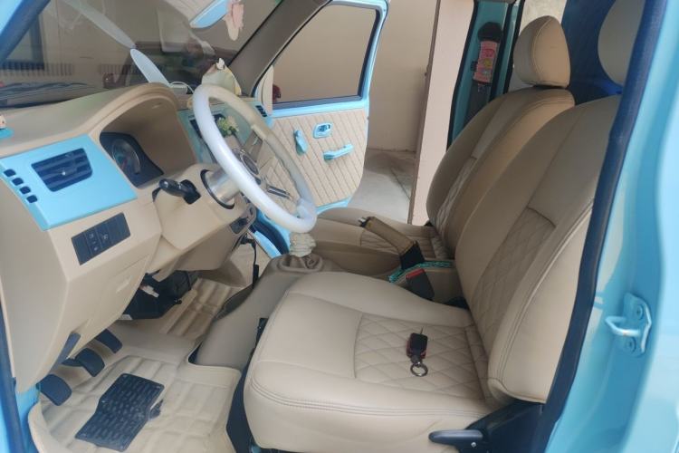 Used Jinbei Hiace X30 2023 1.5L Super-Comfortable Passenger Van 5/6/7-Seater Non-Air-Conditioned Version Model SWC15M Left Front Seat