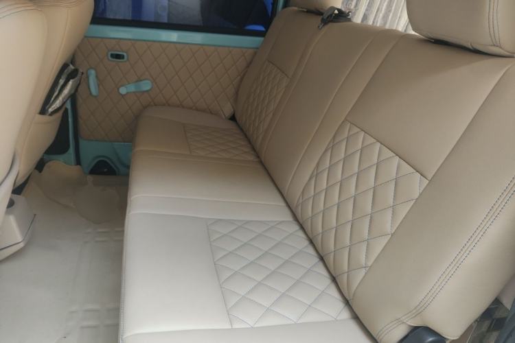 Used Jinbei Hiace X30 2023 1.5L Super-Comfortable Passenger Van 5/6/7-Seater Non-Air-Conditioned Version Model SWC15M Left Rear Seat