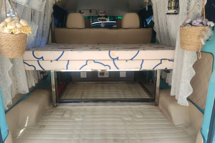 Used Jinbei Hiace X30 2023 1.5L Super-Comfortable Passenger Van 5/6/7-Seater Non-Air-Conditioned Version Model SWC15M Trunk