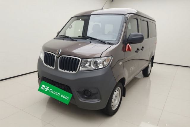 Jinbei Hiace X30 2023 1.5L Super-Comfortable Passenger Van 5/6/7-Seater Non-Air-Conditioned Version Model SWC15M usado