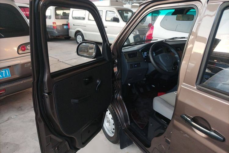 Used Jinbei Hiace X30 2023 1.5L Super-Comfortable Passenger Van 5/6/7-Seater Non-Air-Conditioned Version Model SWC15M Driver Seat