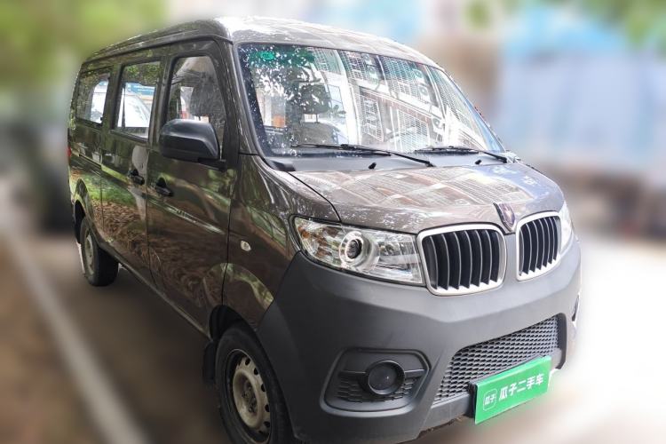 Used Jinbei Hiace X30 2023 1.5L Super-Comfortable Passenger Van 5/6/7-Seater Non-Air-Conditioned Version Model SWC15M Front Right 45 Deg