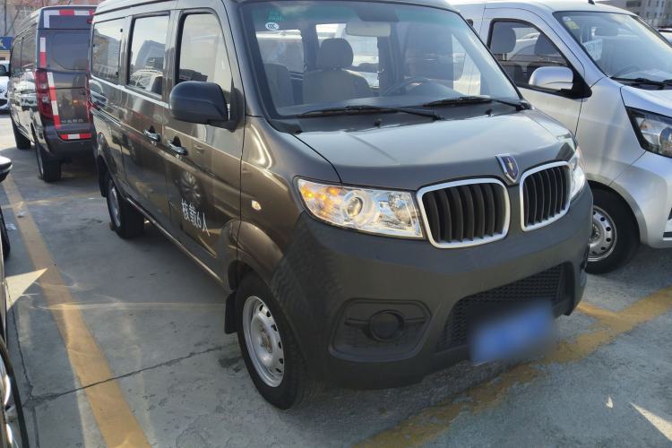 Used Jinbei Hiace X30 2023 1.5L Super-Comfortable Passenger Van 5/6/7-Seater Non-Air-Conditioned Version Model SWC15M Front Right 45 Deg