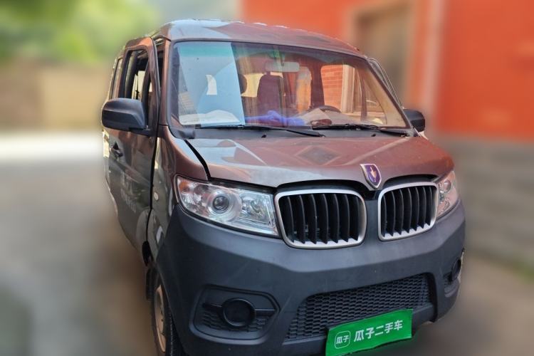 Used Jinbei Hiace X30 2023 1.5L Super-Comfortable Passenger Van 5/6/7-Seater Non-Air-Conditioned Version Model SWC15M Front Right 45 Deg