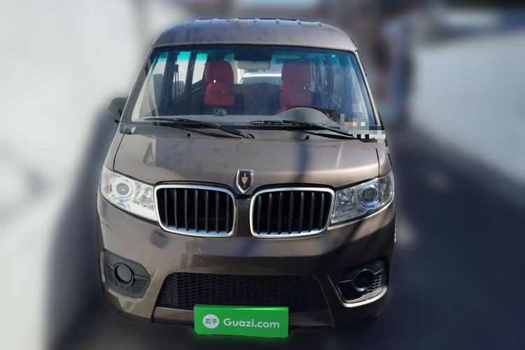 Used Jinbei Hiace X30 2023 1.5L Wealthy-Style Passenger Van 5/6/7-Seater Non-Air-Conditioned Version SWC15M Front