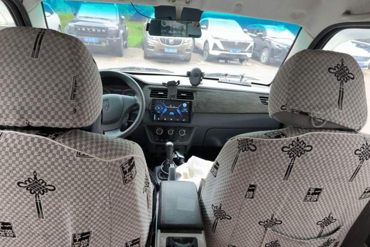 Used Jinbei Hiace X30 2023 1.5L Super-Comfortable Passenger Van 5/6/7-Seater Non-Air-Conditioned Version Model SWC15M Headliner