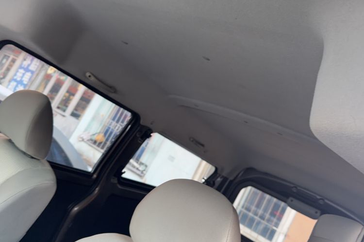 Used Jinbei Hiace X30 2023 1.5L Super-Comfortable Passenger Van 5/6/7-Seater Non-Air-Conditioned Version Model SWC15M Headliner