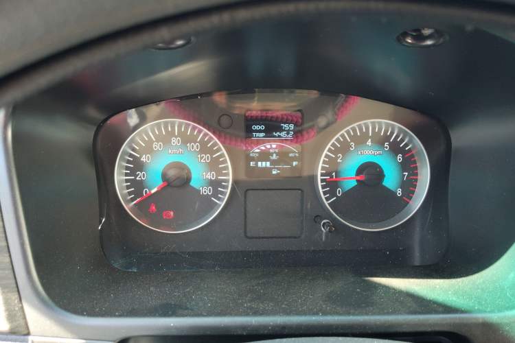 Used Jinbei Hiace X30 2023 1.5L Wealthy-Style Passenger Van 5/6/7-Seater Non-Air-Conditioned Version SWC15M Instrument Cluster