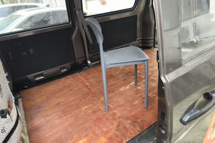 Used Jinbei Hiace X30 2023 1.5L Super-Comfortable Passenger Van 5/6/7-Seater Non-Air-Conditioned Version Model SWC15M Interior 4
