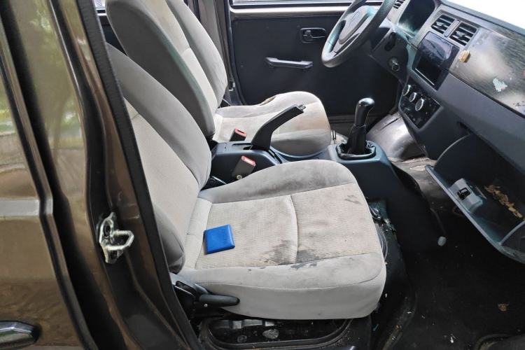 Used Jinbei Hiace X30 2023 1.5L Super-Comfortable Passenger Van 5/6/7-Seater Non-Air-Conditioned Version Model SWC15M Left Rear Seat
