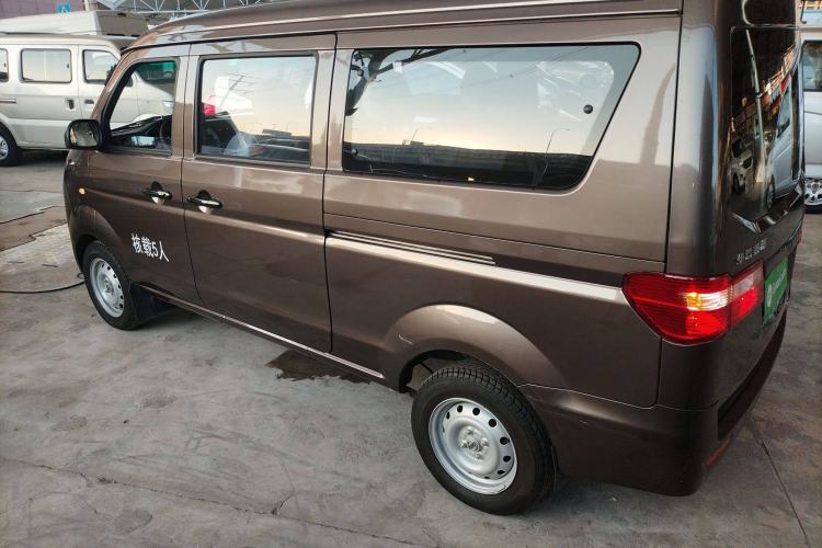 Used Jinbei Hiace X30 2023 1.5L Super-Comfortable Passenger Van 5/6/7-Seater Non-Air-Conditioned Version Model SWC15M Left Side