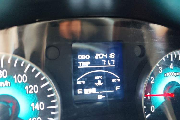 Used Jinbei Hiace X30 2023 1.5L Business-Style Van 2/5-Seater Air-Conditioned Version SWC15M Odometer Close Up