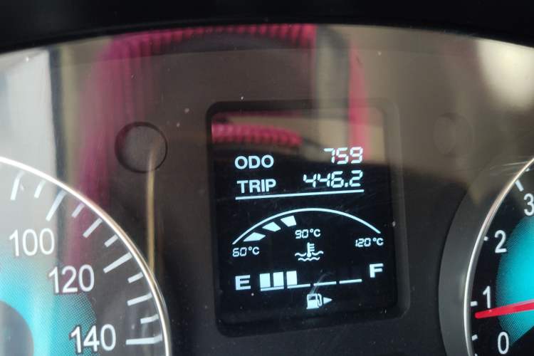 Used Jinbei Hiace X30 2023 1.5L Wealthy-Style Passenger Van 5/6/7-Seater Non-Air-Conditioned Version SWC15M Odometer Close Up