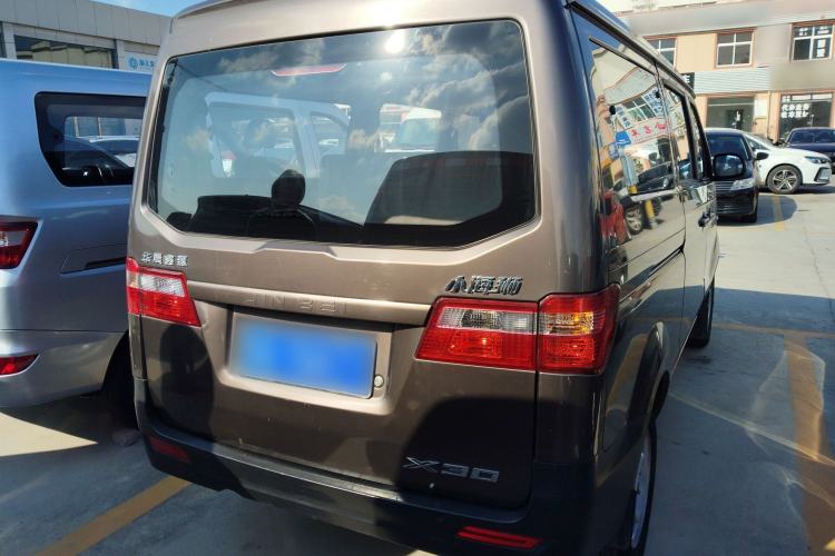 Used Jinbei Hiace X30 2023 1.5L Super-Comfortable Passenger Van 5/6/7-Seater Non-Air-Conditioned Version Model SWC15M Rear