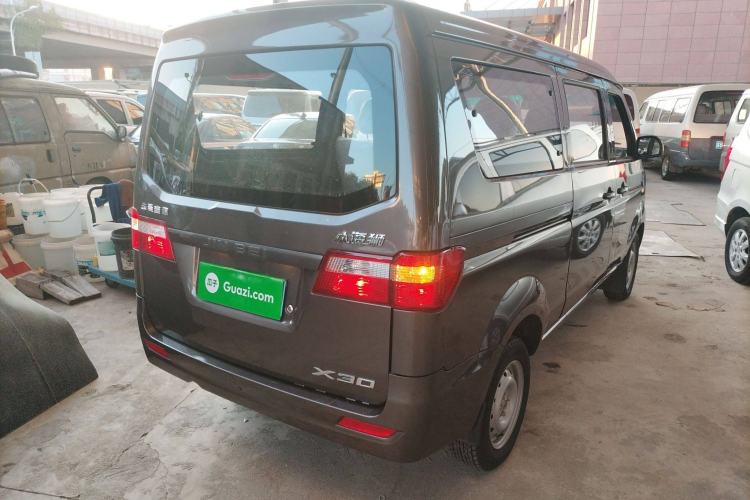 Used Jinbei Hiace X30 2023 1.5L Super-Comfortable Passenger Van 5/6/7-Seater Non-Air-Conditioned Version Model SWC15M Rear Right 45 Deg