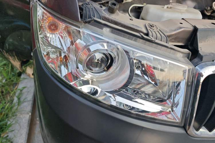 Used Jinbei Hiace X30 2023 1.5L Business-Style Van 2/5-Seater Air-Conditioned Version SWC15M Right Front Headlight
