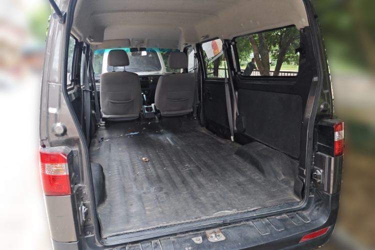 Used Jinbei Hiace X30 2023 1.5L Super-Comfortable Passenger Van 5/6/7-Seater Non-Air-Conditioned Version Model SWC15M Trunk