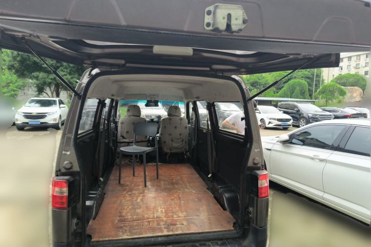 Used Jinbei Hiace X30 2023 1.5L Super-Comfortable Passenger Van 5/6/7-Seater Non-Air-Conditioned Version Model SWC15M Trunk