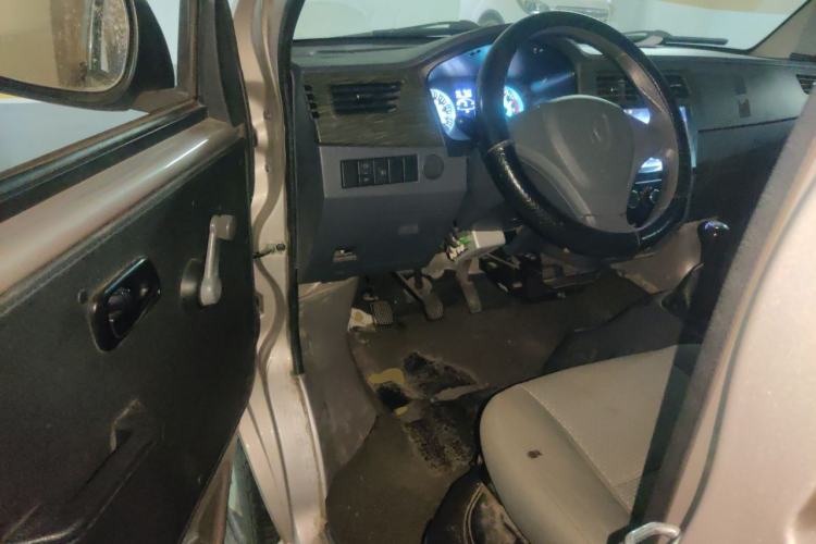 Used Jinbei Hiace X30 2023 1.5L Super-Comfortable Passenger Van 5/6/7-Seater Non-Air-Conditioned Version Model SWC15M Driver Seat