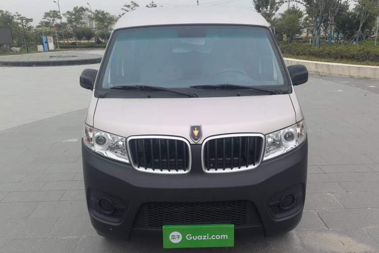 Used Jinbei Hiace X30 2023 1.5L Super-Comfortable Passenger Van 5/6/7-Seater Non-Air-Conditioned Version Model SWC15M Exterior 1
