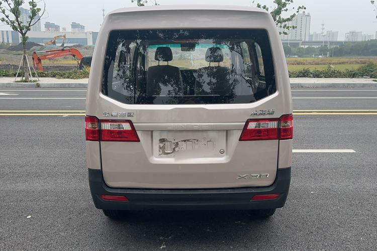 Used Jinbei Hiace X30 2023 1.5L Super-Comfortable Passenger Van 5/6/7-Seater Non-Air-Conditioned Version Model SWC15M Exterior 3