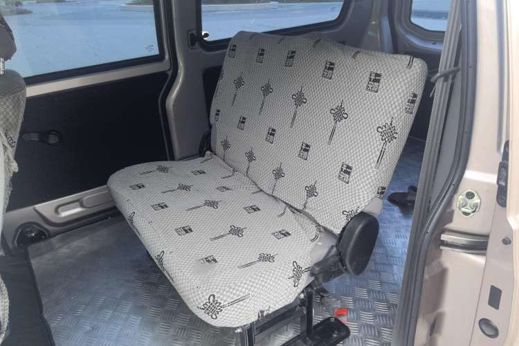 Used Jinbei Hiace X30 2023 1.5L Super-Comfortable Passenger Van 5/6/7-Seater Non-Air-Conditioned Version Model SWC15M Interior 1