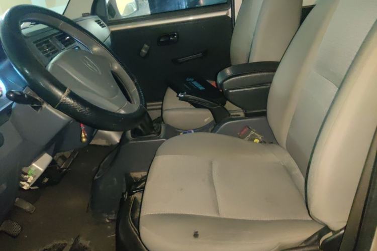 Used Jinbei Hiace X30 2023 1.5L Super-Comfortable Passenger Van 5/6/7-Seater Non-Air-Conditioned Version Model SWC15M Left Front Seat