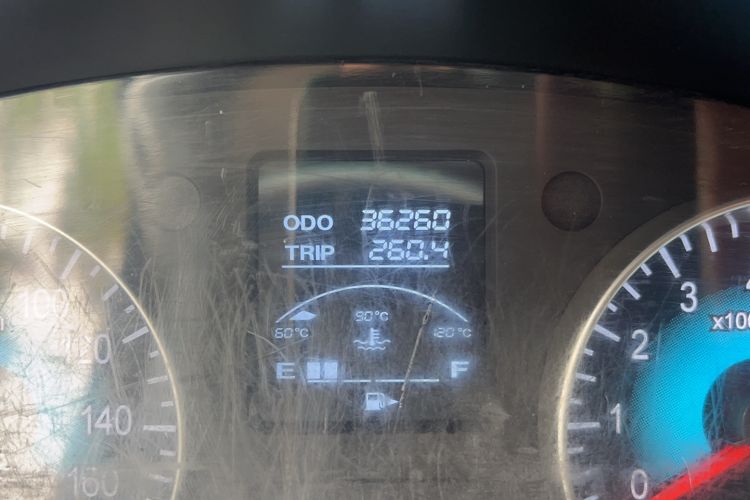 Used Jinbei Hiace X30 2023 1.5L Super-Comfortable Passenger Van 5/6/7-Seater Non-Air-Conditioned Version Model SWC15M Odometer Close Up